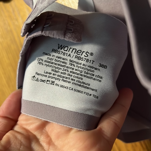 Warners bra - size 38B - Picture 4 of 4